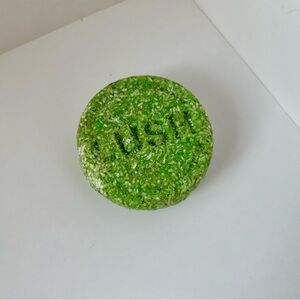 Lush Kitchen Exclusive Karma Komba shampoo bar